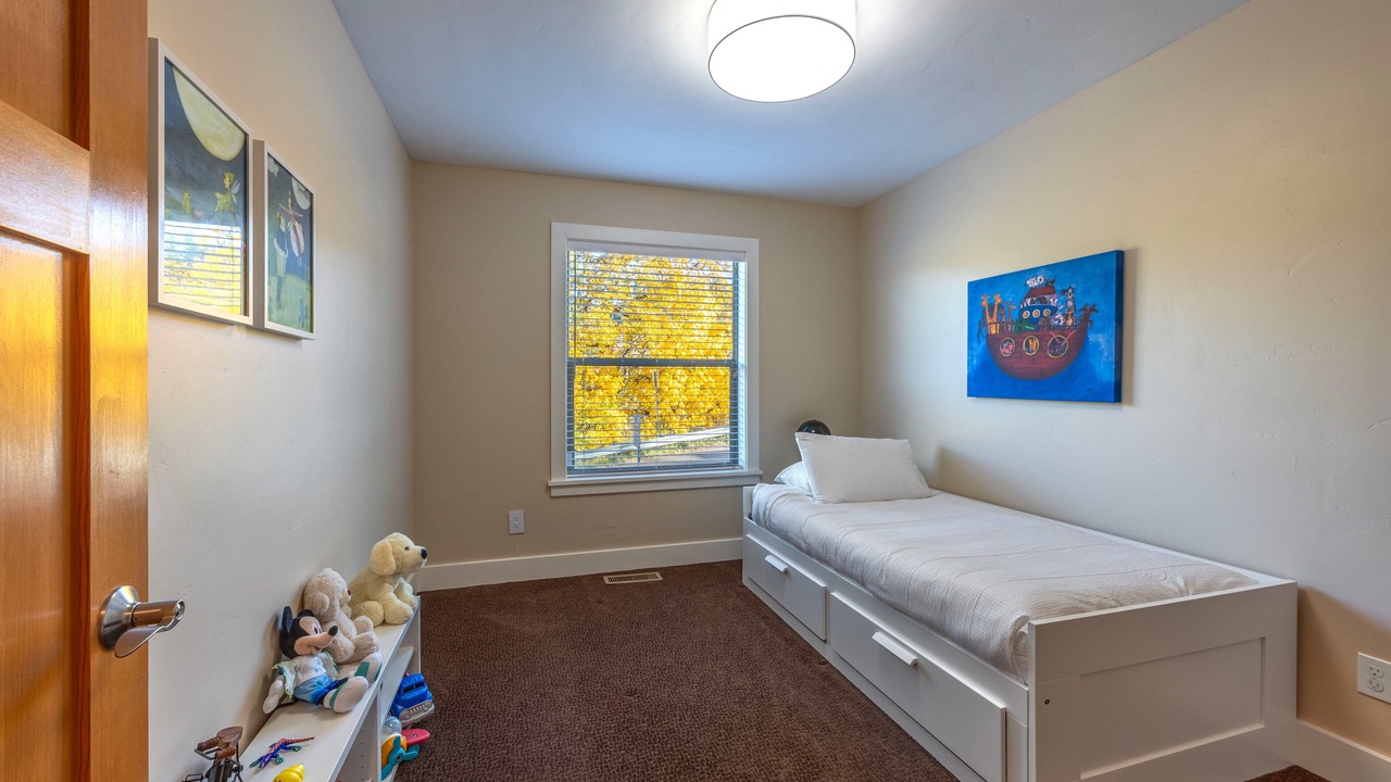 Photo of Bedroom in Hood River