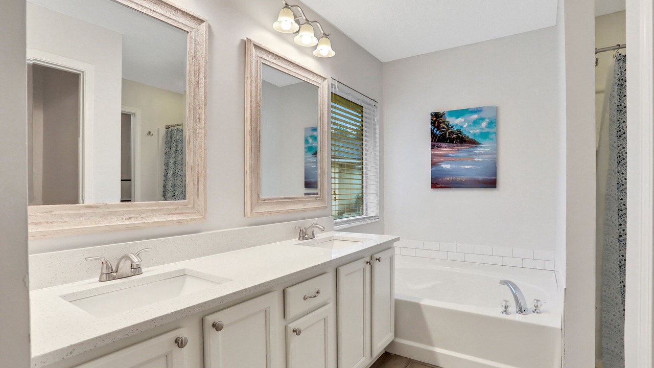 Photo of Bathroom in OakLeaf Plantation