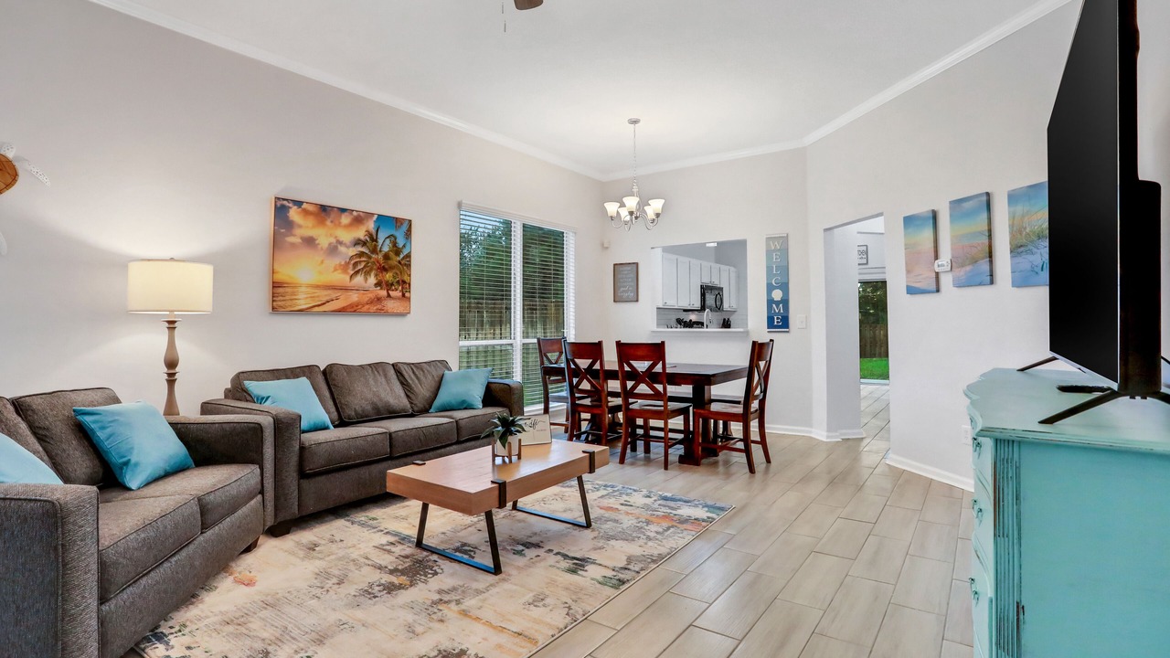 Photo of Livingroom in OakLeaf Plantation