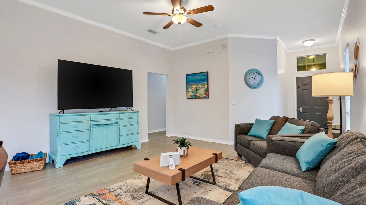 Photo of Livingroom in OakLeaf Plantation