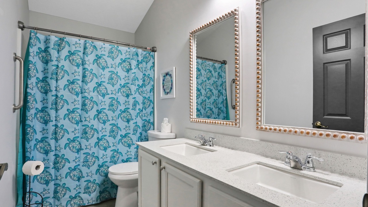 Photo of Bathroom in OakLeaf Plantation
