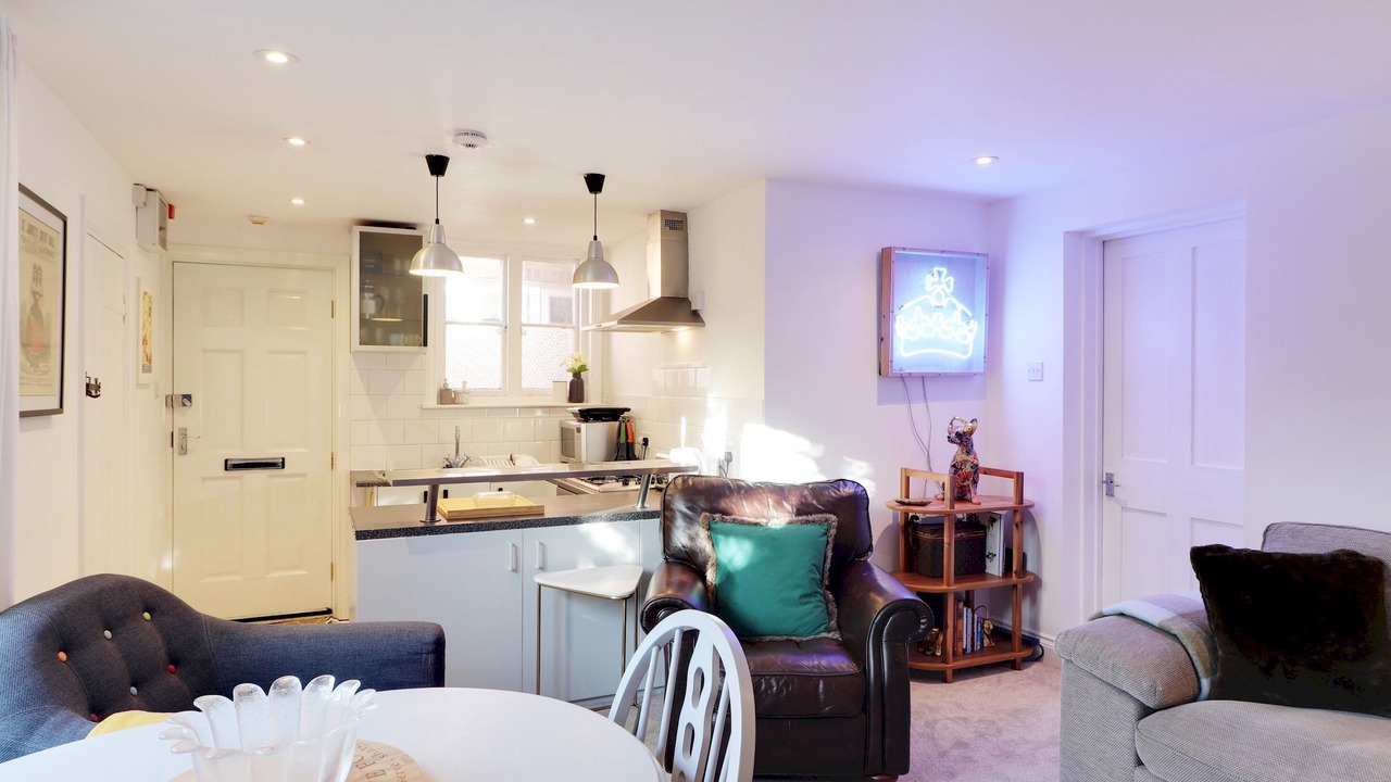 Photo of Others in Five Oak Green