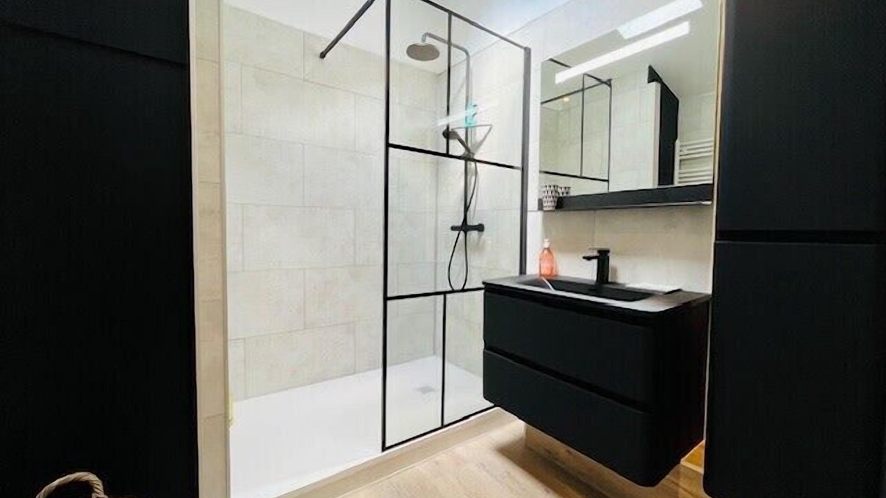 Photo of Bathroom in La Rochelle