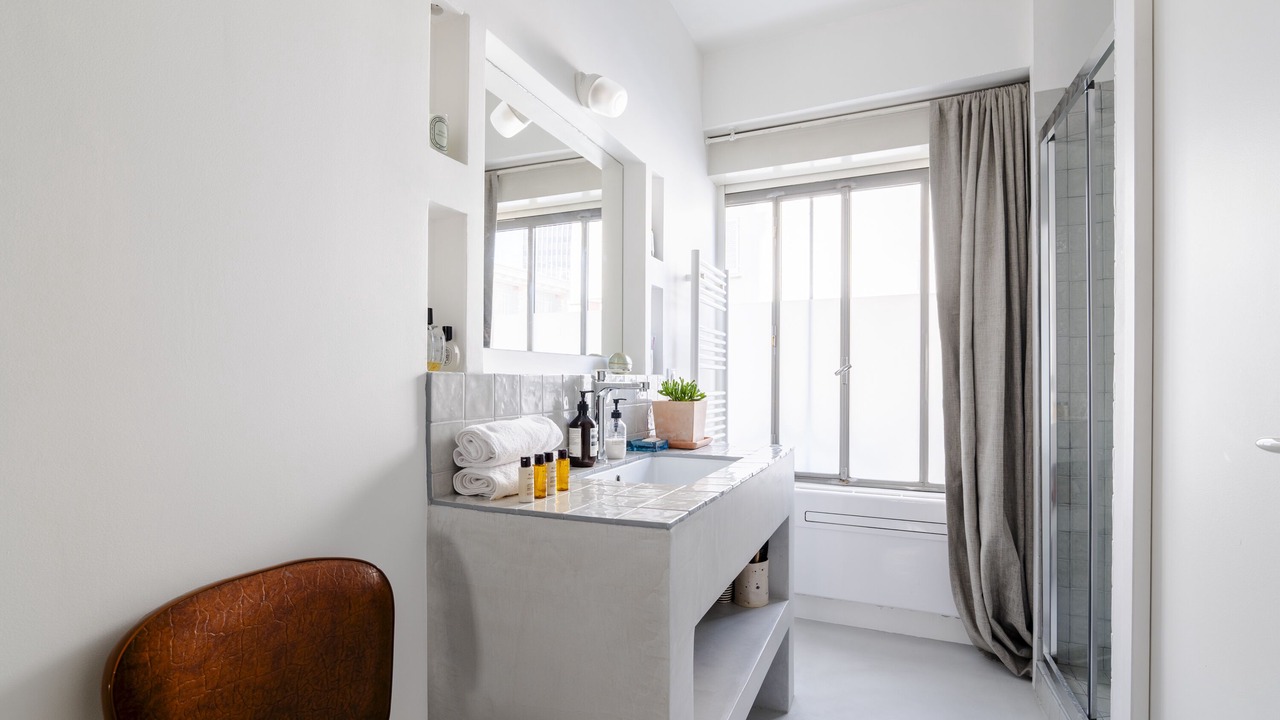 Photo of Bathroom in Quartier de la Salpetriere