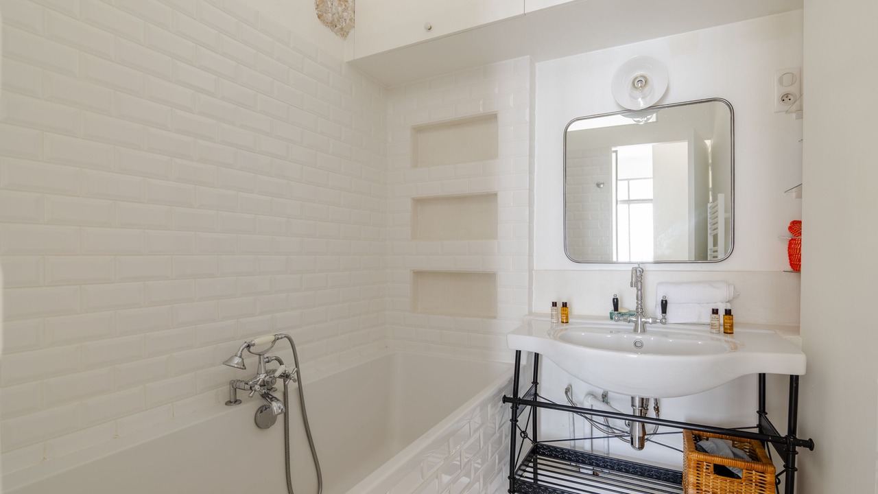 Photo of Bathroom in Quartier de la Salpetriere