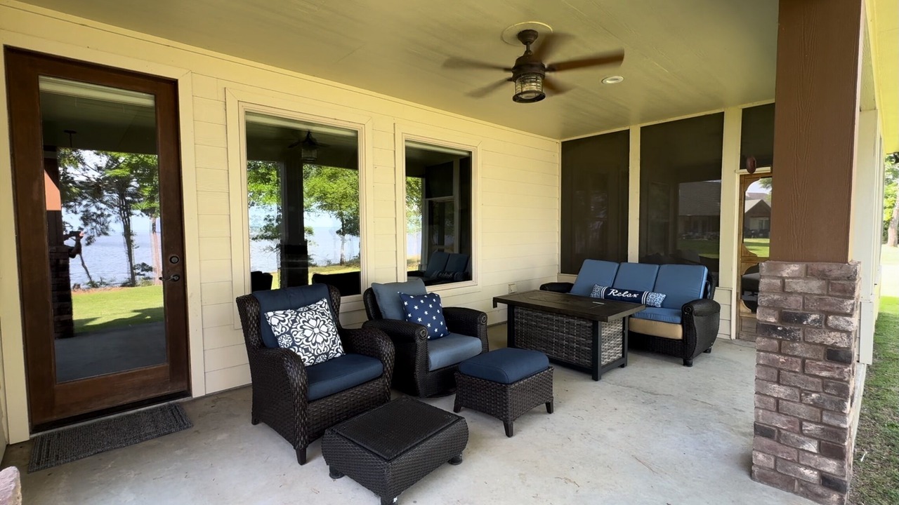 Photo of Patio Balcony in Huntington