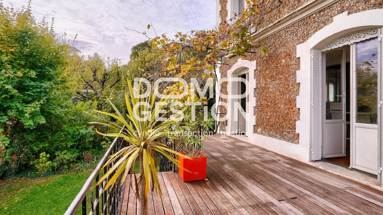 Photo of Outdoor in Sevres