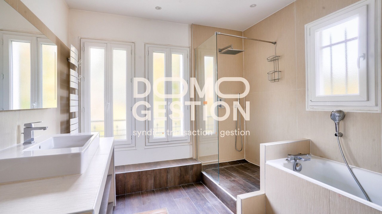 Photo of Bathroom in Sevres