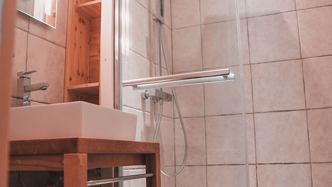 Photo of Bathroom in L'Isle-Bouzon