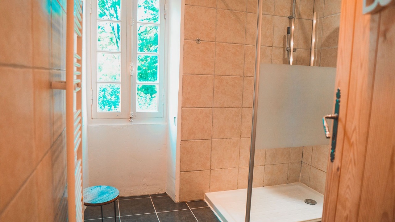 Photo of Bathroom in L'Isle-Bouzon