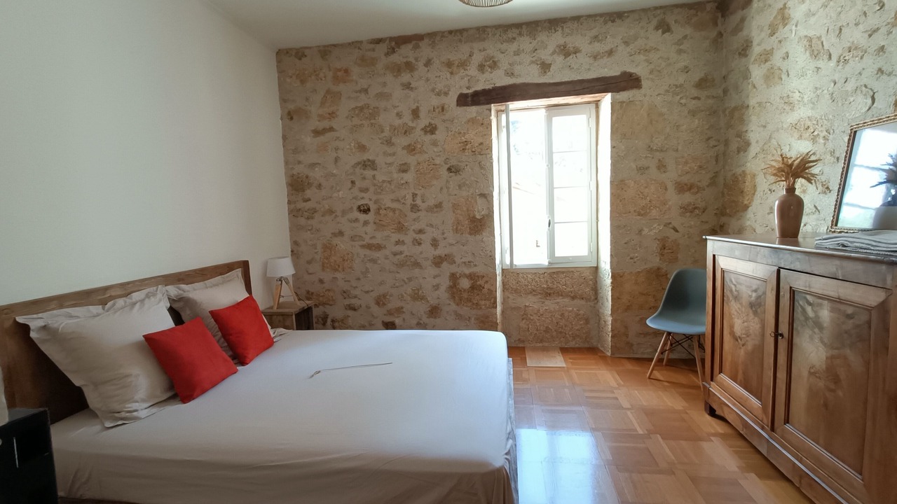 Photo of Bedroom in L'Isle-Bouzon