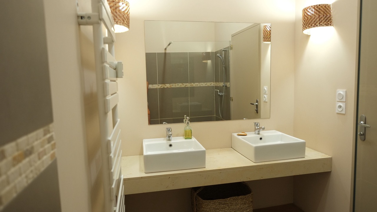 Photo of Bathroom in Monferran-Saves