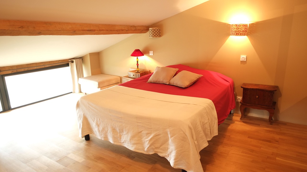 Photo of Bedroom in Monferran-Saves