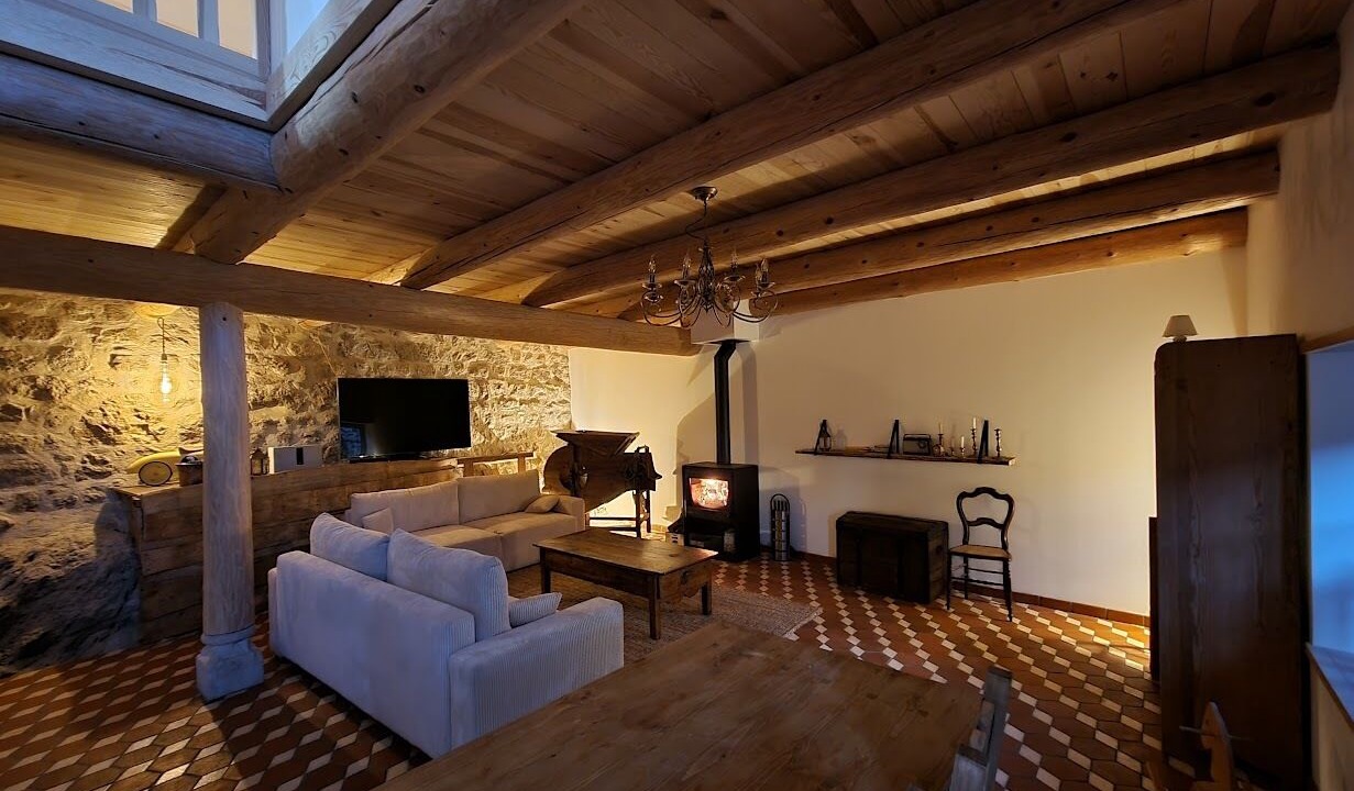 Photo of Livingroom in Usson-en-Forez