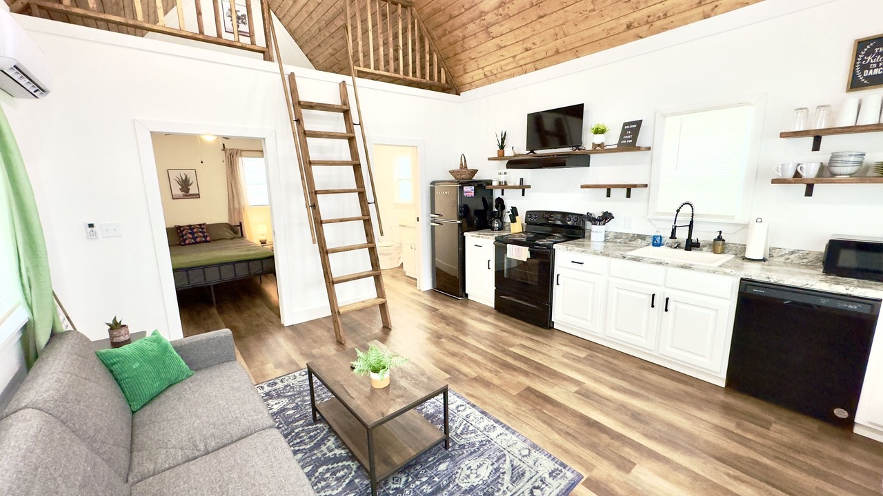 Photo of Livingroom in Albertville