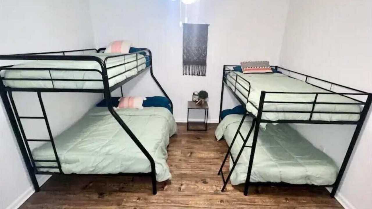 Photo of Bedroom in Albertville