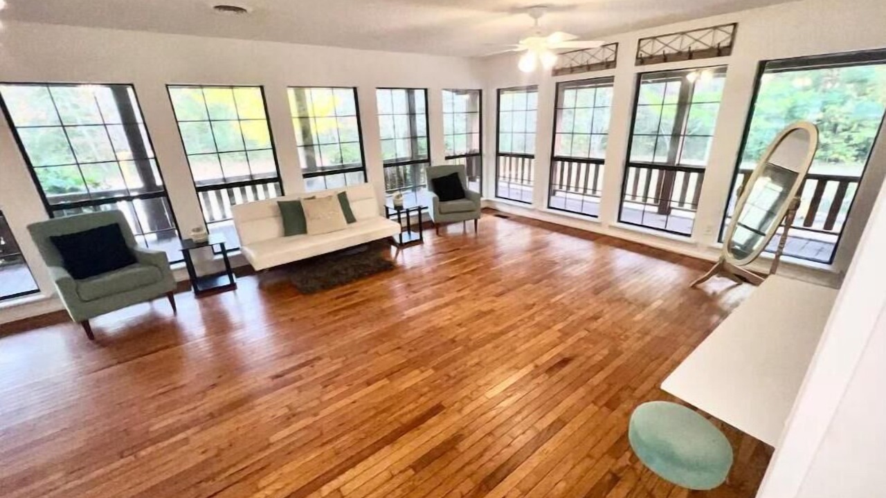 Photo of Livingroom in Albertville
