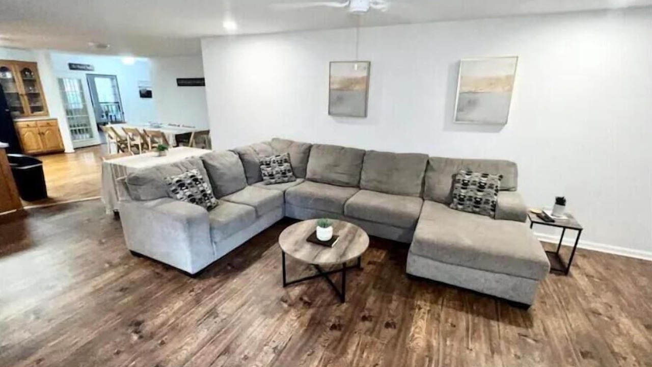Photo of Livingroom in Albertville