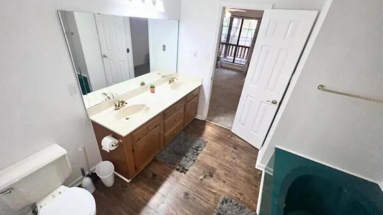 Photo of Bathroom in Albertville