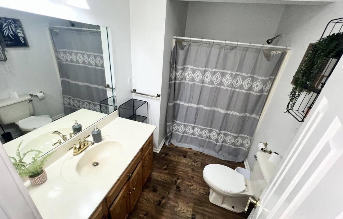 Photo of Bathroom in Albertville
