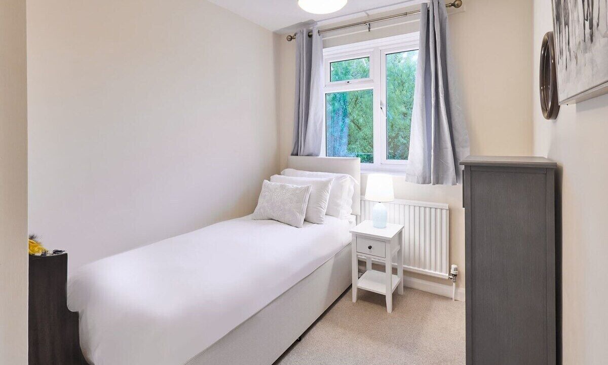 Photo of Others in Broad Oak