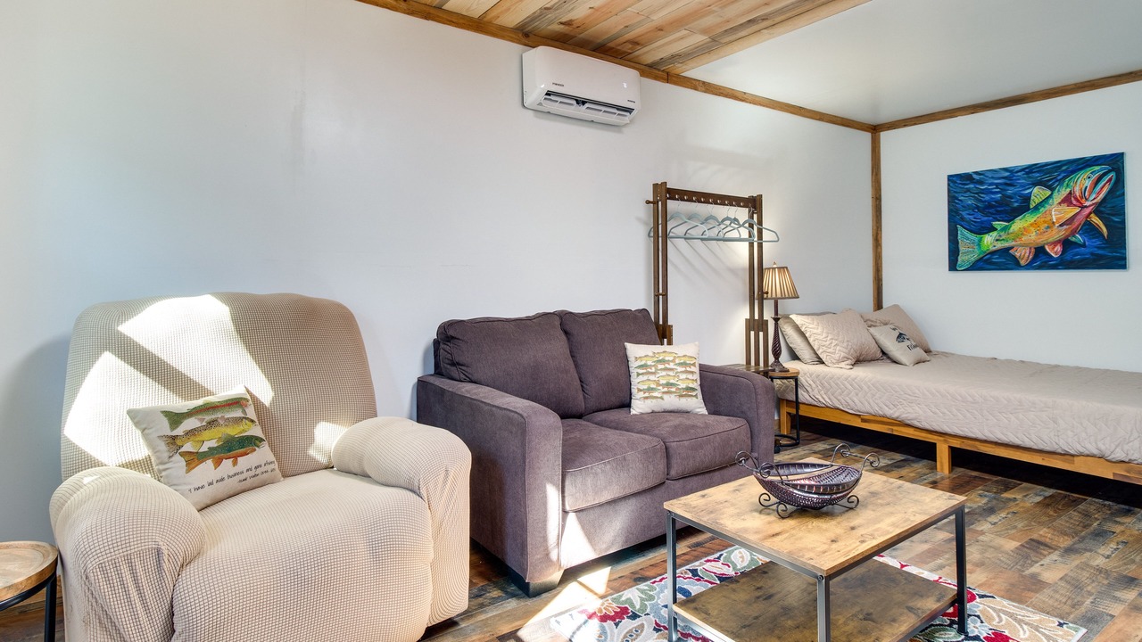 Photo of Others in Lone Rock