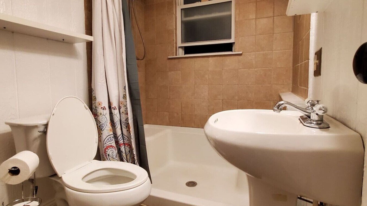 Photo of Bathroom in Elim