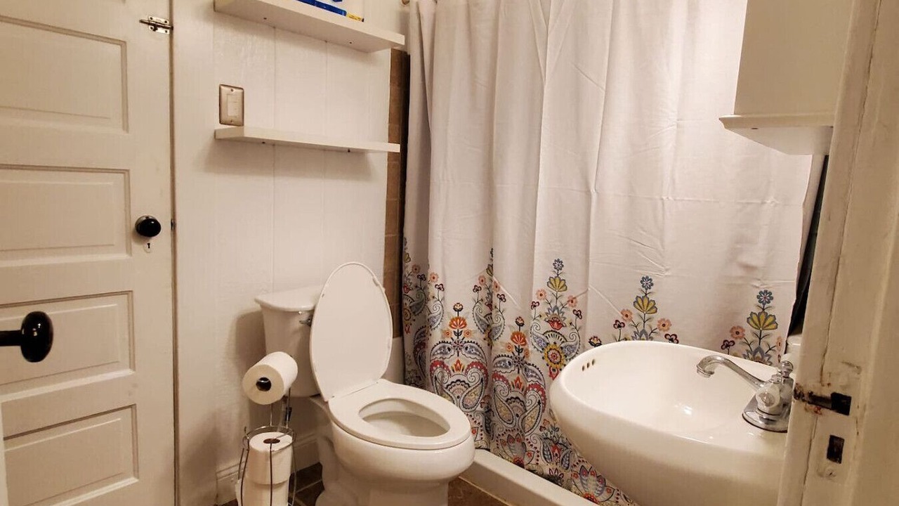 Photo of Bathroom in Elim