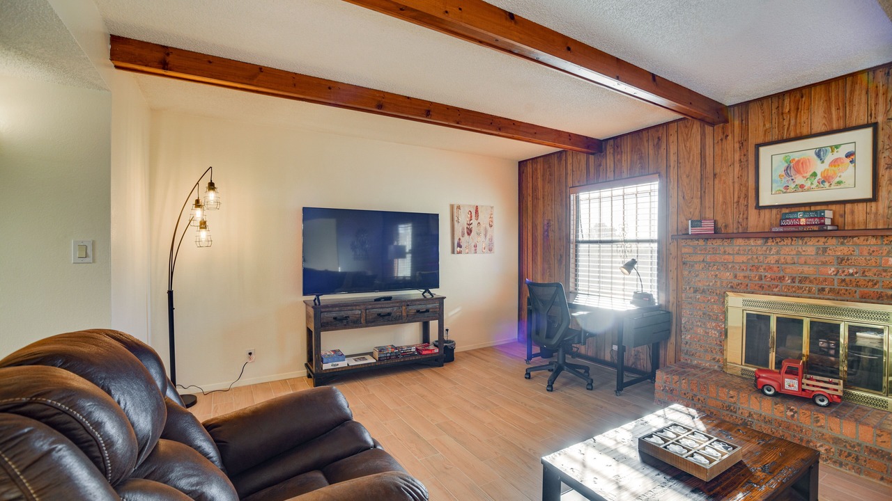 Photo of Livingroom in Northeast Heights
