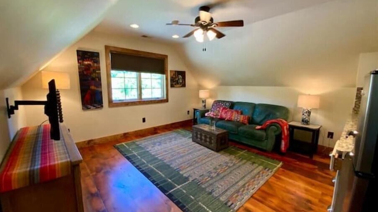 Photo of Livingroom in Newark