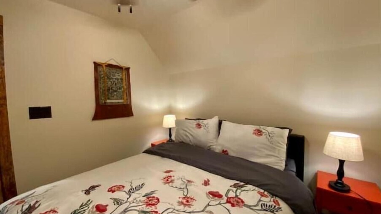 Photo of Bedroom in Newark