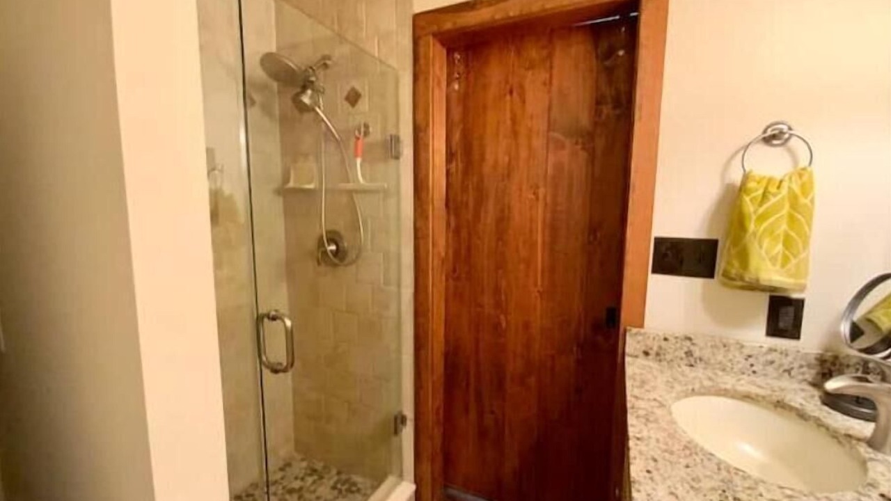 Photo of Bathroom in Newark