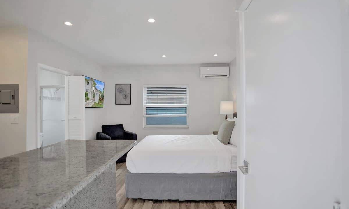 Photo of Bedroom in Hendricks and Venice Isles
