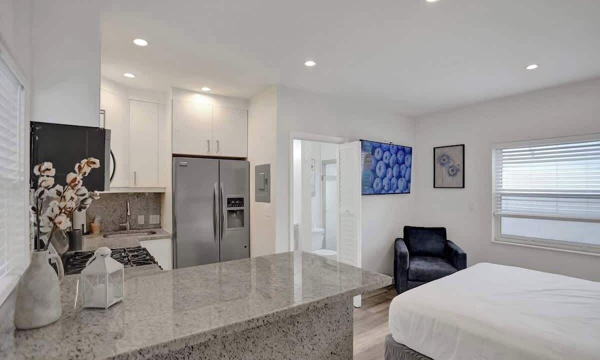 Photo of Bedroom in Hendricks and Venice Isles