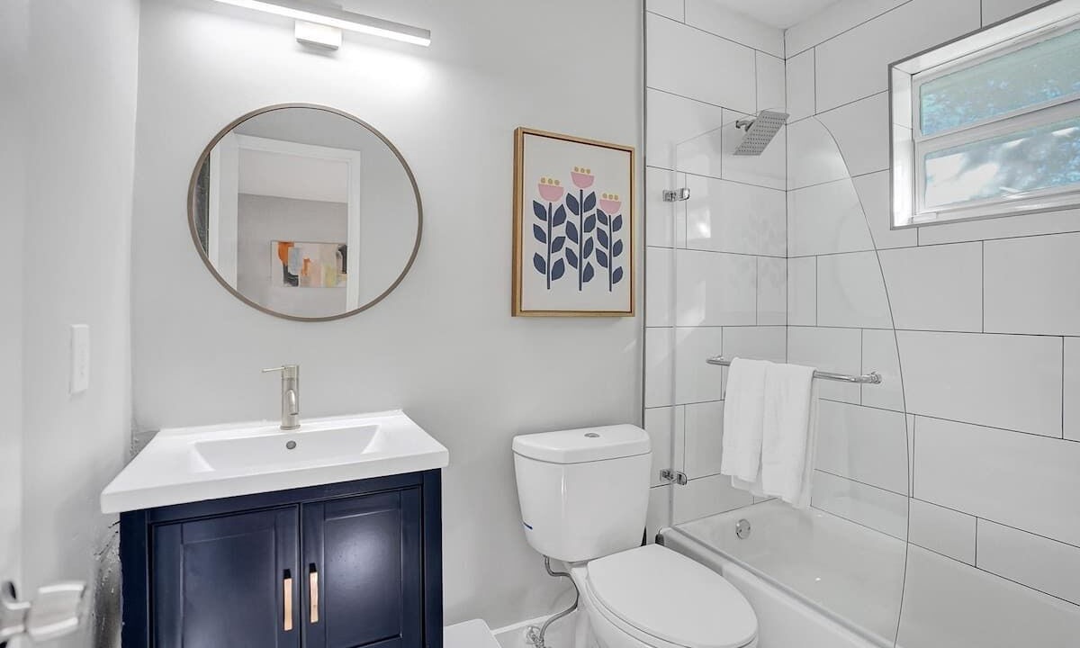 Photo of Bathroom in Poinciana Park