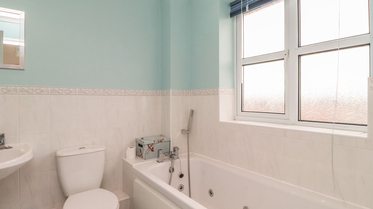 Photo of Bathroom in Littlestone-on-Sea
