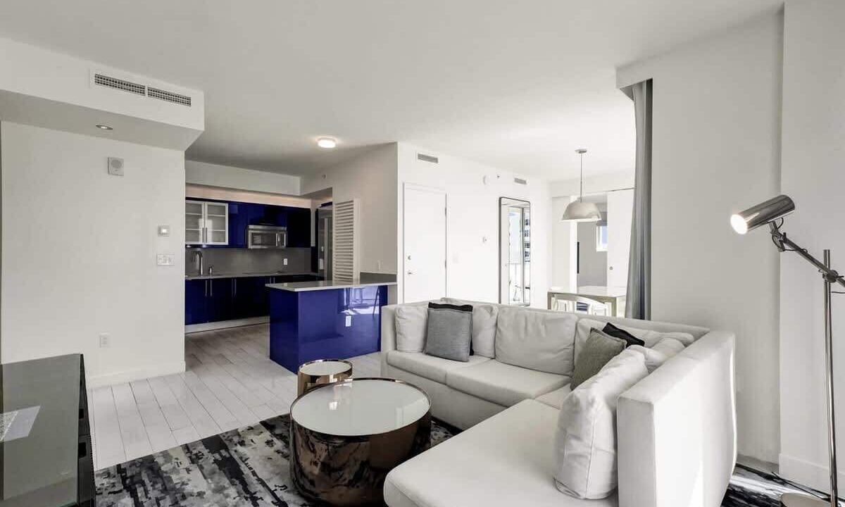 Photo of Livingroom in Central Beach