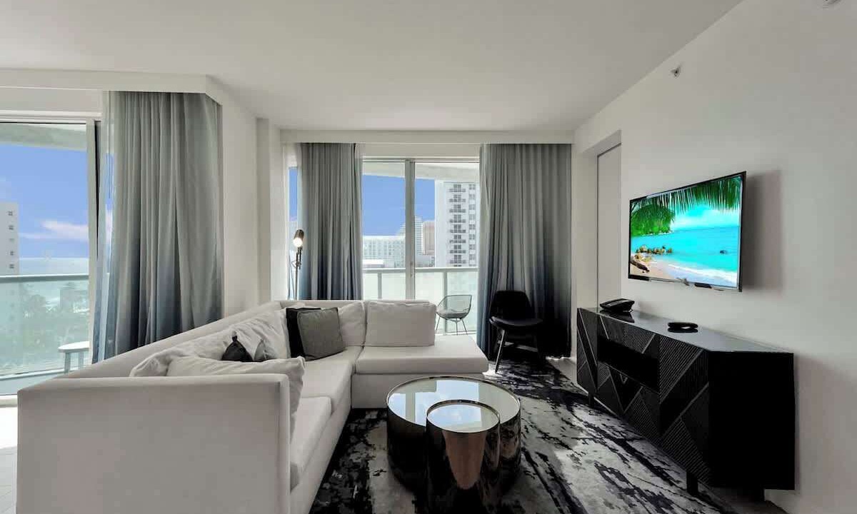 Photo of Livingroom in Central Beach