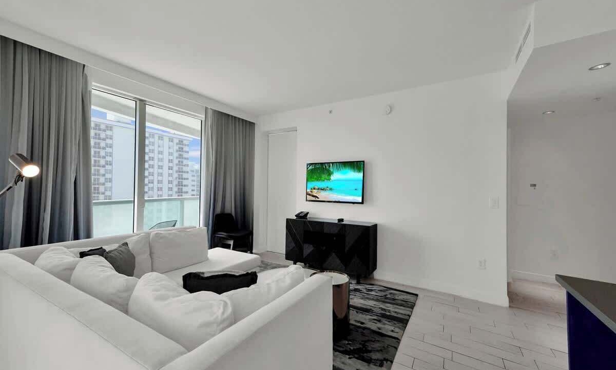 Photo of Livingroom in Central Beach