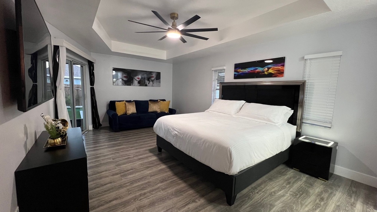 Photo of Bedroom in Lake Sarasota