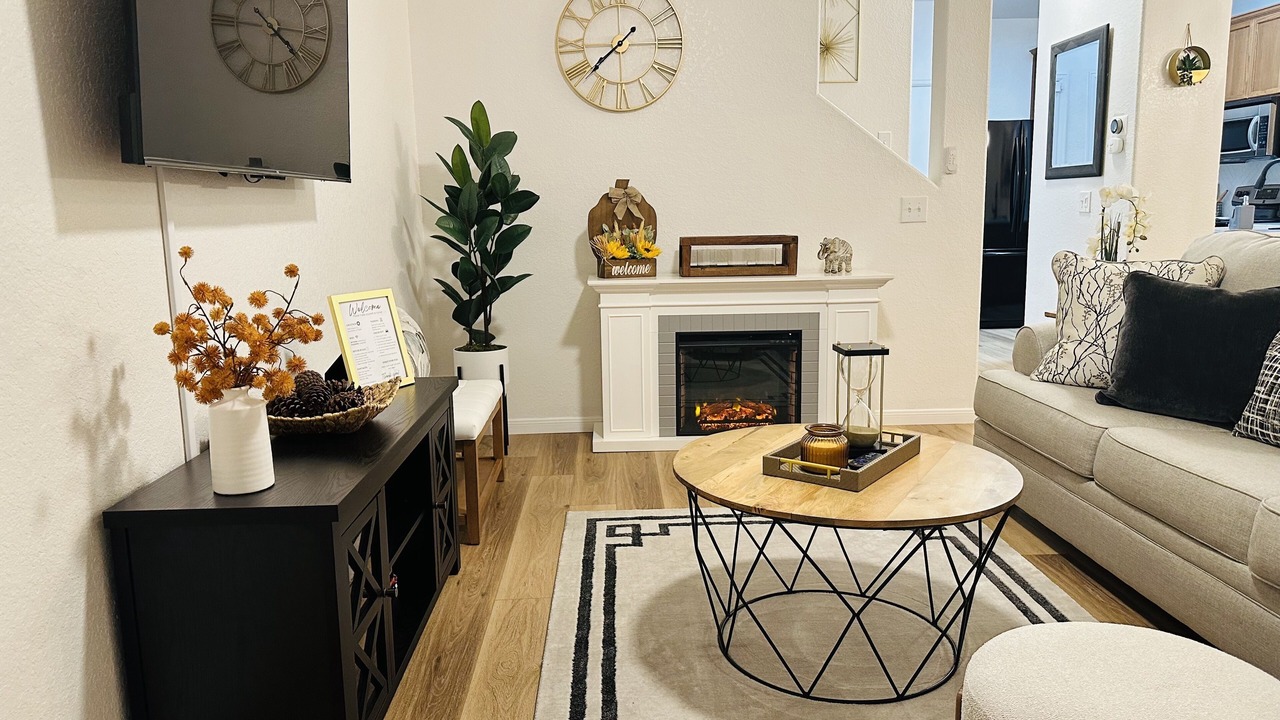 Photo of Livingroom in North Central Thousand Oaks