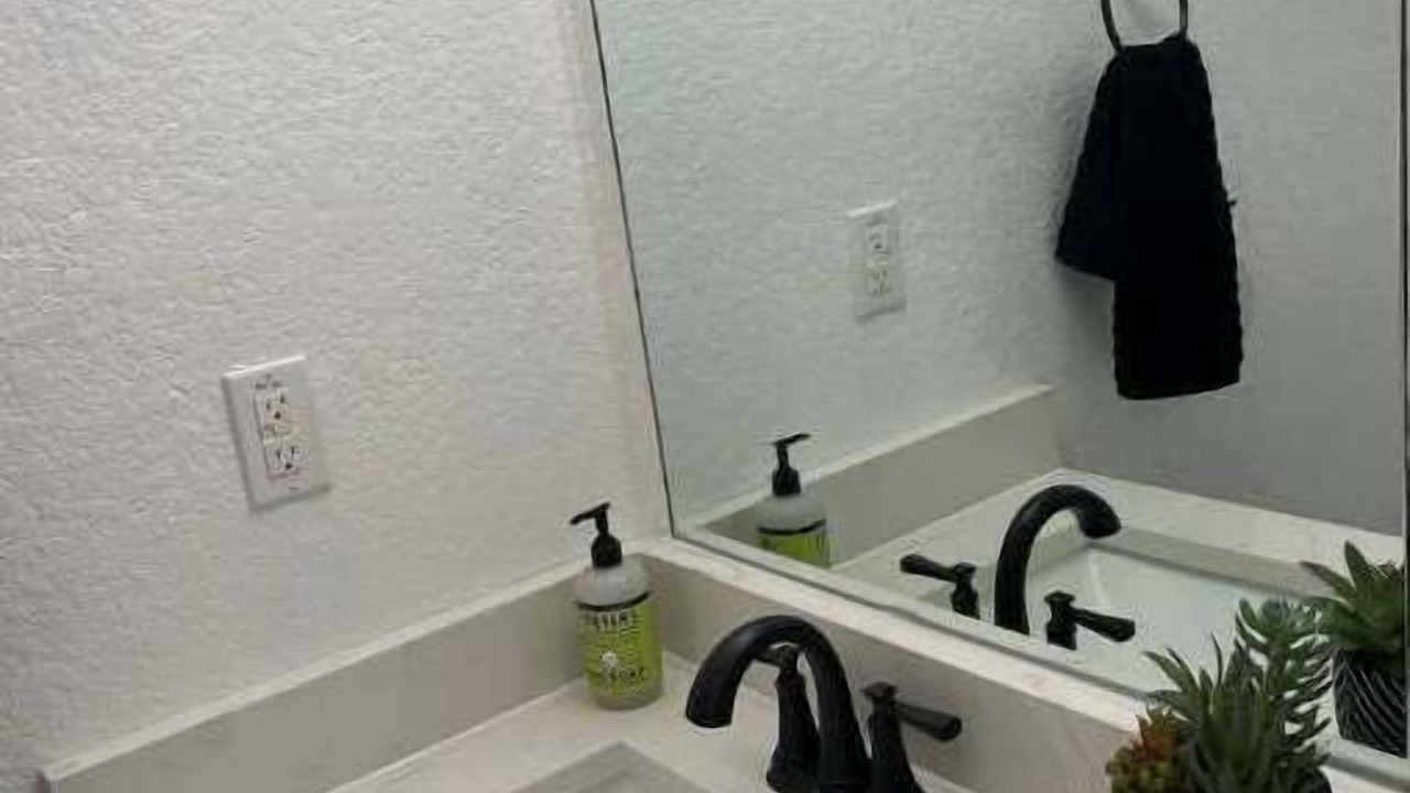 Photo of Bathroom in North Central Thousand Oaks