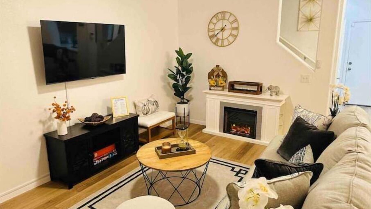 Photo of Livingroom in North Central Thousand Oaks