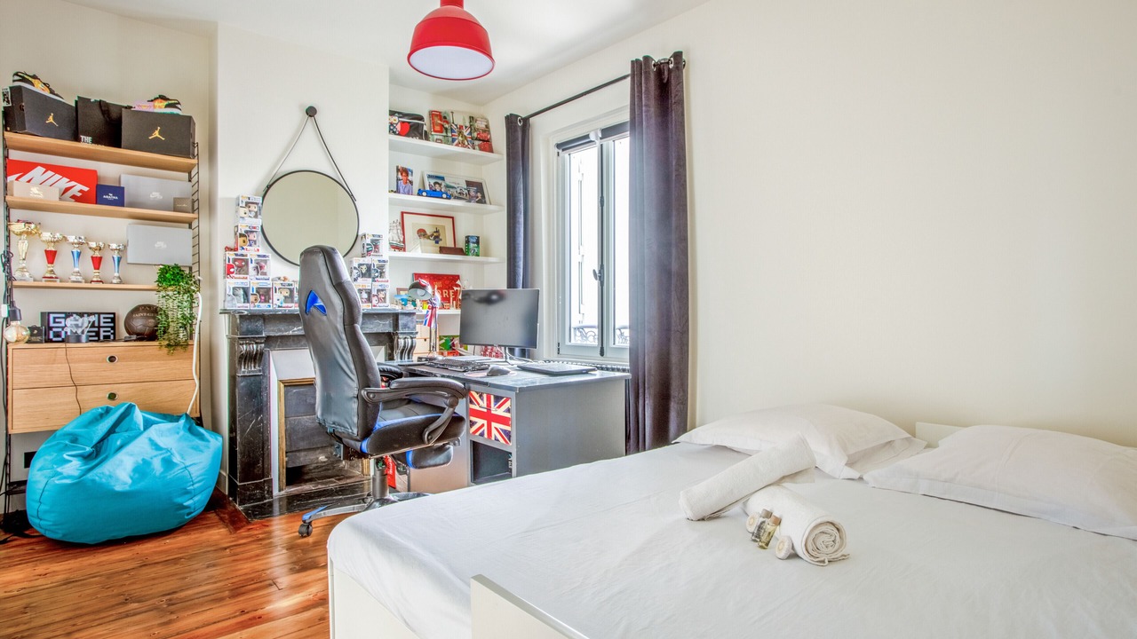 Photo of Bedroom in Colombes