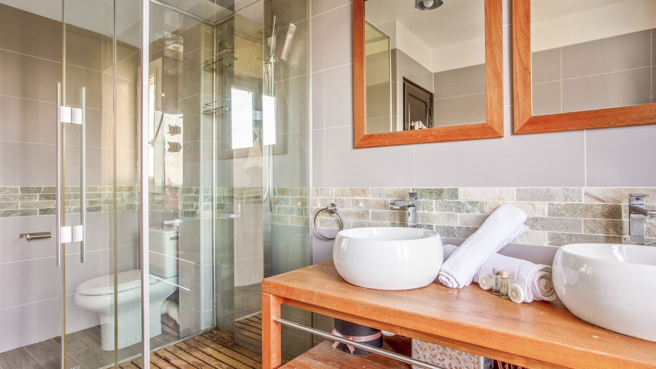 Photo of Bathroom in Colombes