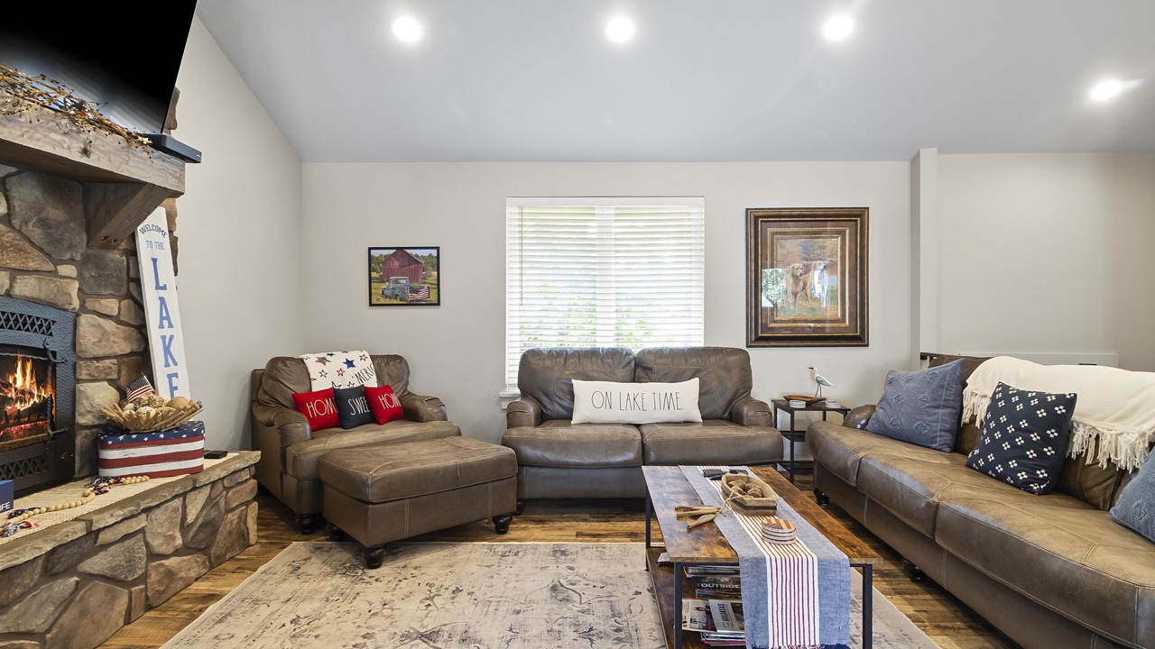 Photo of Livingroom in Beaver Shores