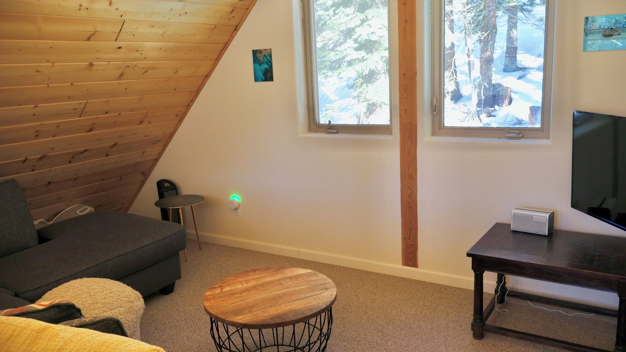 Photo of Livingroom in Echo Lake