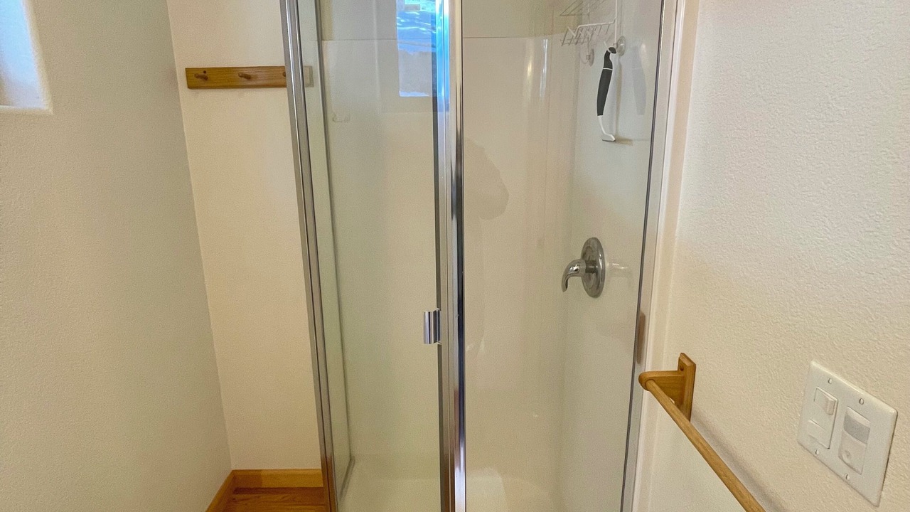 Photo of Bathroom in Echo Lake