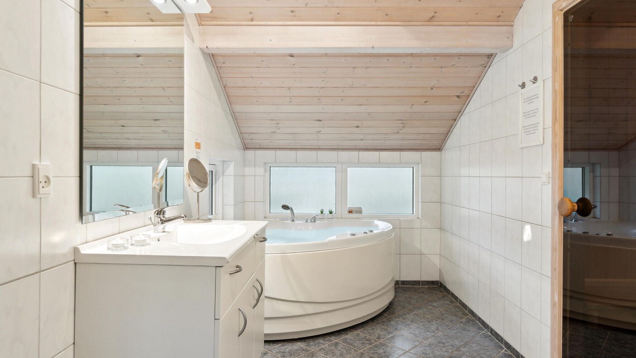Photo of Bathroom in Rageleje