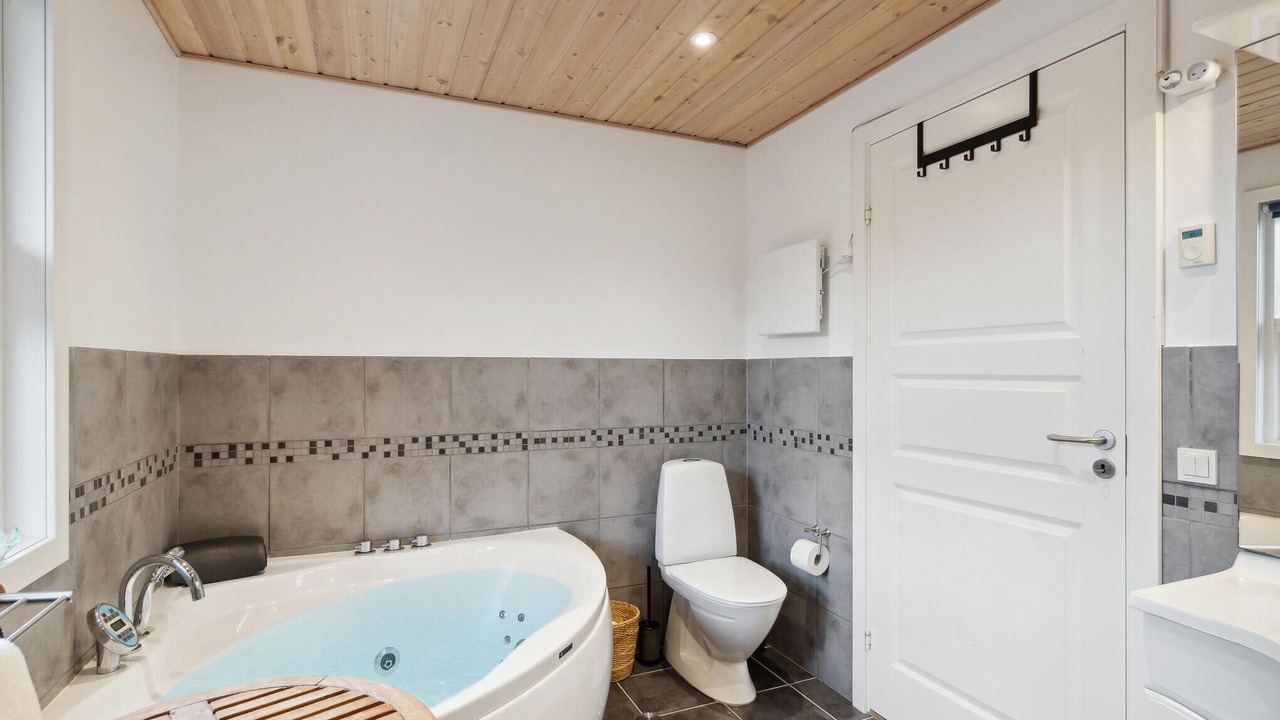 Photo of Bathroom in Strandby